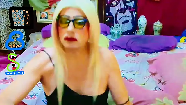 Snapshot of horni4luv chatting on 12-17-25, 11:00 horni4luv online show from 12-17-25, 11:00