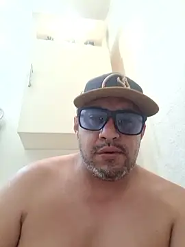 Snapshot of Manu2412 chatting on 10-27-25, 05:22 Manu2412 online show from 10-27-25, 05:22