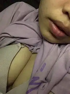 Miuu-Miuu online show from 11-18-25, 04:55