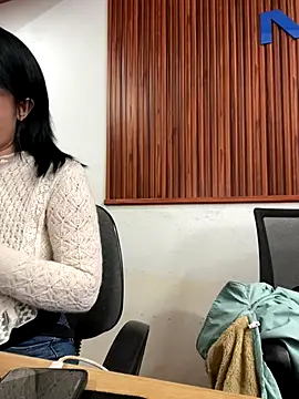 Snapshot of -Hazy- chatting on 10-24-25, 08:33 -Hazy- online show from 10-24-25, 08:33