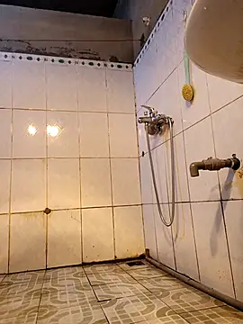 Snapshot of -Hazy- chatting on 10-29-25, 11:45 -Hazy- online show from 10-29-25, 11:45