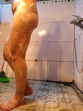 Snapshot of -Hazy- chatting on 10-31-25, 11:33 -Hazy- online show from 10-31-25, 11:33