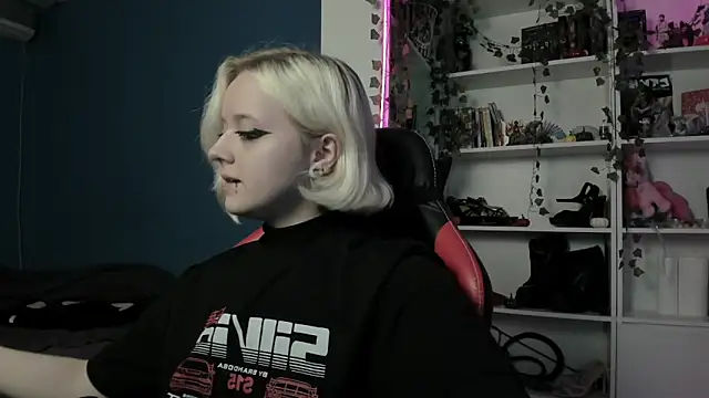 Holy Mistress S online show from 11-12-25, 08:59