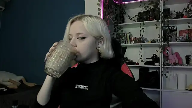 Holy Mistress S online show from 11-18-25, 09:25