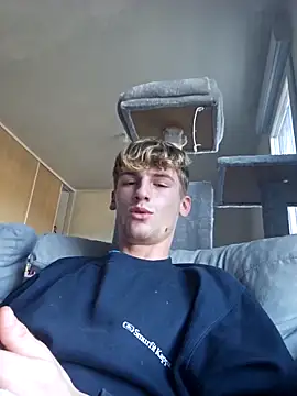 Snapshot of Charlycki chatting on 10-28-25, 03:04 Charlycki online show from 10-28-25, 03:04