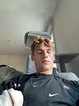 Snapshot of Charlycki chatting on 11-03-25, 09:10 Charlycki online show from 11-03-25, 09:10