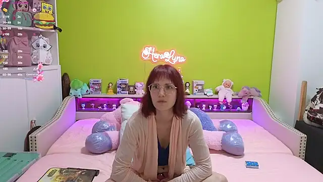  HeraLuna  online show from 01-05-26, 09:51