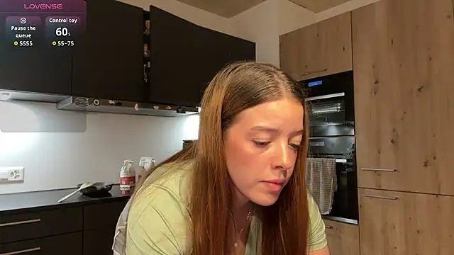 Snapshot of allisonwhite222 chatting on 11-04-25, 02:38 allisonwhite222 online show from 11-04-25, 02:38