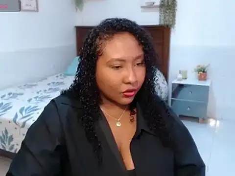 Snapshot of KaroldelaTorree chatting on 10-24-25, 02:46 KaroldelaTorree online show from 10-24-25, 02:46