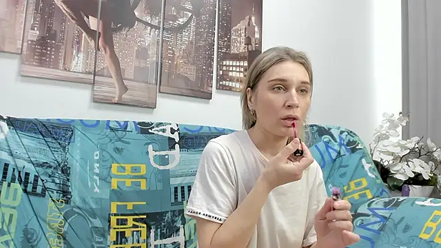 Tenderly Sophie online show from 03-08-26, 01:14