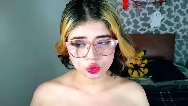 Snapshot of Dafne_Delayne chatting on 10-22-25, 08:08 Dafne Delayne online show from 10-22-25, 08:08