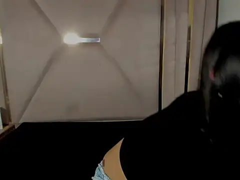 Snapshot of Venus_Morgan chatting on 10-26-25, 06:14 Venus Morgan online show from 10-26-25, 06:14