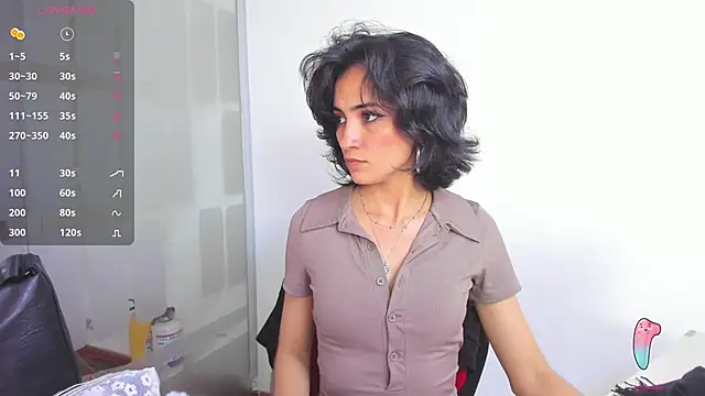 chloehanna online show from 12-22-25, 07:22