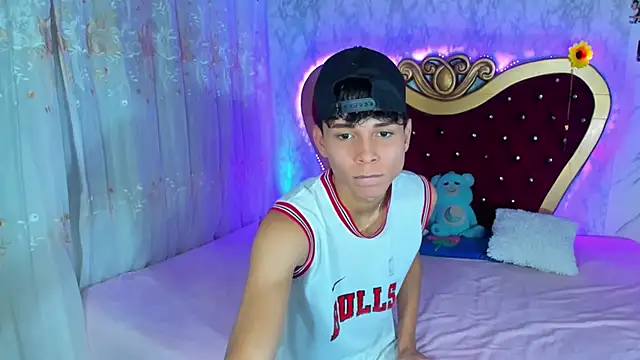 boyswantingplay online show from 03-13-26, 07:53