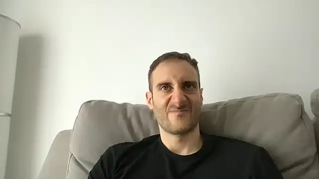 Snapshot of LukaShyGuy chatting on 04-19-26, 12:15 LukaShyGuy online show from 04-19-26, 12:15