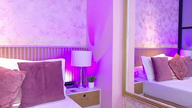 AdelineJhones online show from 11-05-25, 01:33