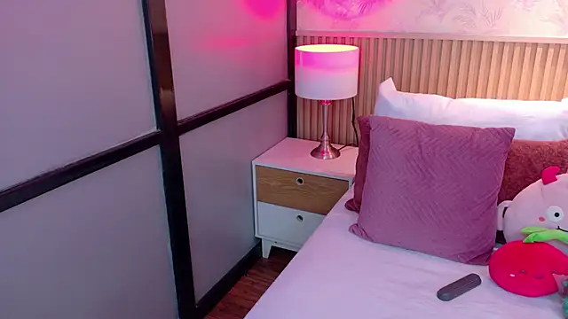 Snapshot of AdelineJhones chatting on 03-02-26, 02:24 AdelineJhones online show from 03-02-26, 02:24