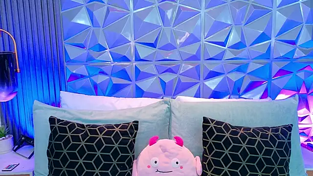 Snapshot of AdelineJhones chatting on 03-27-26, 02:39 AdelineJhones online show from 03-27-26, 02:39