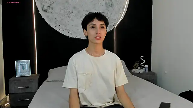 Snapshot of LiamPage_ chatting on 10-23-25, 08:40 LiamPage online show from 10-23-25, 08:40
