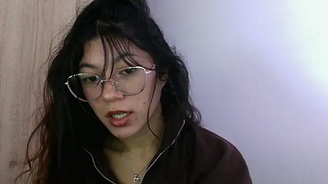 LissyM online show from 05-11-26, 04:15