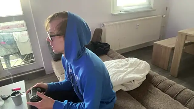 StephPra94 online show from 11-08-25, 06:24