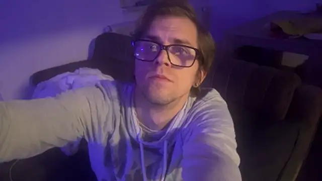 StephPra94 online show from 11-08-25, 09:35