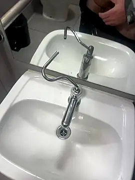 Cannavaro5 online show from 10-22-25, 03:34