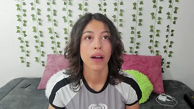 emily jonessxx online show from 03-24-26, 06:02