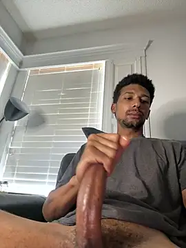 Snapshot of BigPrettyDick777 chatting on 05-05-26, 07:33 BigPrettyDick777 online show from 05-05-26, 07:33