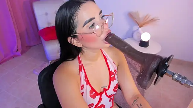 laana foxx online show from 10-28-25, 03:21