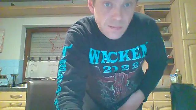 tommy3300 online show from 12-22-25, 06:21