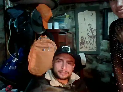 Snapshot of Alejos2025 chatting on 10-25-25, 07:08 Alejos2025 online show from 10-25-25, 07:08