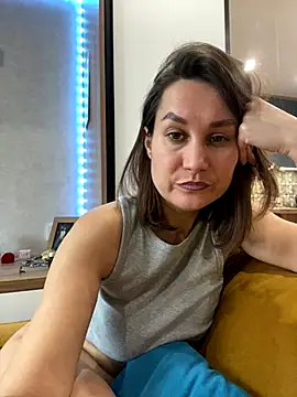 Snapshot of AliceLili chatting on 11-01-25, 10:50 AliceLili online show from 11-01-25, 10:50