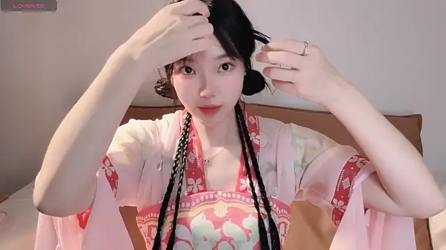 upoo7lt online show from 05-19-26, 01:56