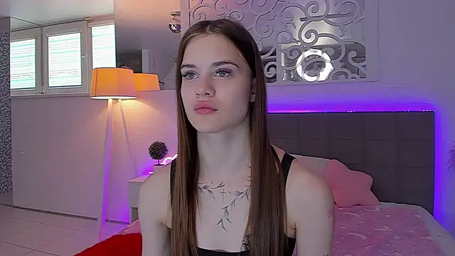 LuisaClover online show from 05-04-26, 12:34