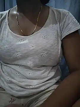 Ezabelljohn online show from 06-29-26, 07:47