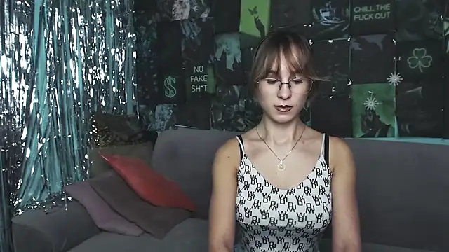 AlishaKellyi online show from 11-13-25, 05:39