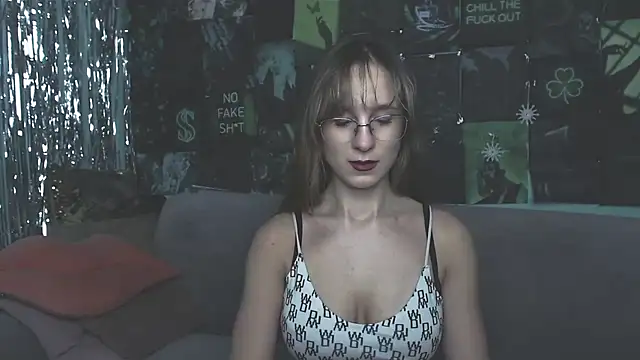 AlishaKellyi online show from 11-16-25, 05:35