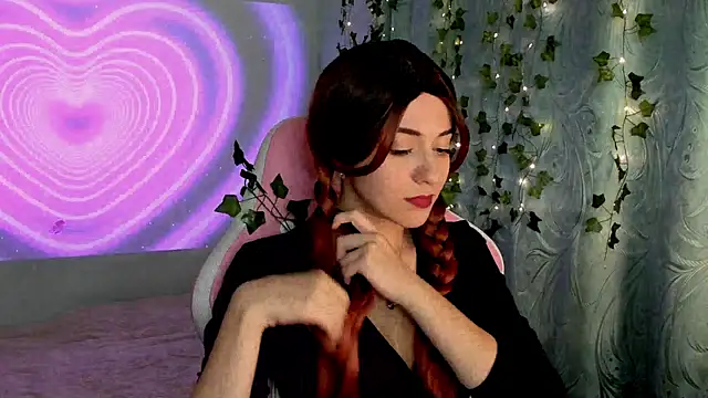 Snapshot of Phantomix chatting on 10-27-25, 01:48 Phantomix online show from 10-27-25, 01:48