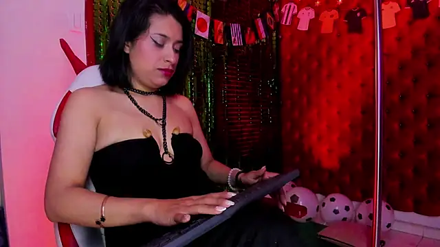 Roxanne Han online show from 06-15-26, 12:40
