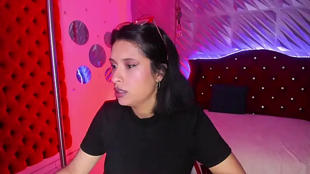 Roxanne Han online show from 07-27-26, 12:12
