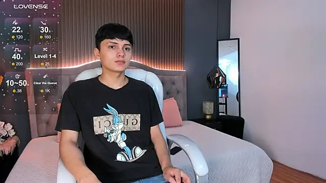 Maxii18  online show from 11-12-25, 07:13