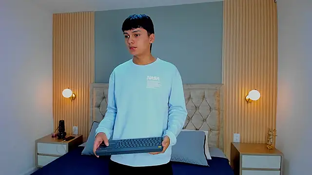 Maxii18  online show from 01-08-26, 02:58