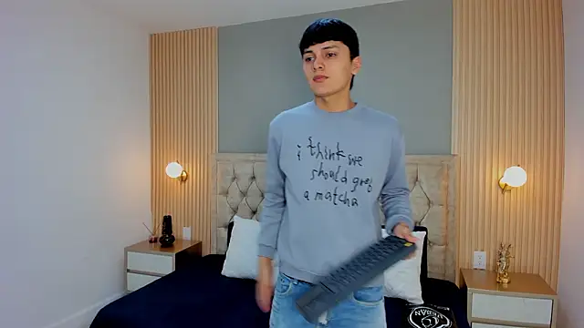 Maxii18  online show from 01-14-26, 02:28