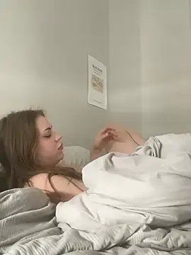 Snapshot of elliepixie chatting on 03-15-26, 02:56 elliepixie online show from 03-15-26, 02:56