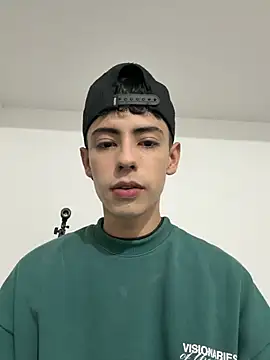 Sebastian Reed online show from 02-07-26, 05:11