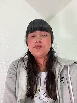 Snapshot of misschloe_ chatting on 10-27-25, 01:59 misschloe online show from 10-27-25, 01:59