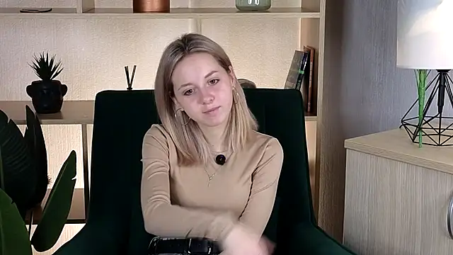 Snapshot of AudreyBilbrew chatting on 10-24-25, 01:18 AudreyBilbrew online show from 10-24-25, 01:18