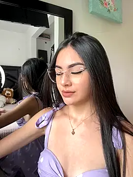 IslaCole online show from 11-07-25, 08:09