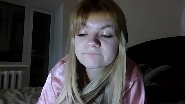 Snapshot of AuroraXRoses chatting on 10-29-25, 06:31 AuroraXRoses online show from 10-29-25, 06:31